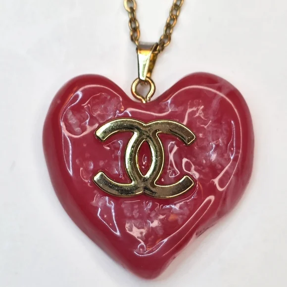 Authentic Chanel Red Molten Marbled Acrylic Heart Pendant Charm On Gold Necklace - Picture 3 of 11